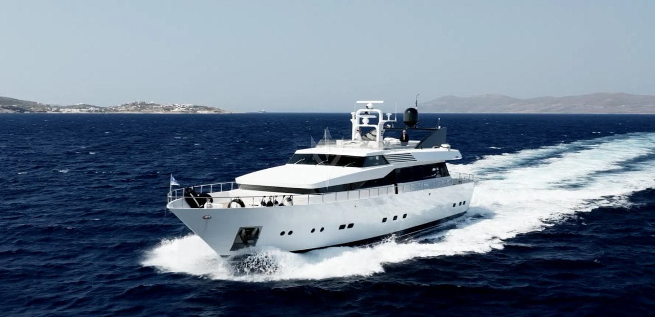 BELLINI - ext running | Drivas Yachts