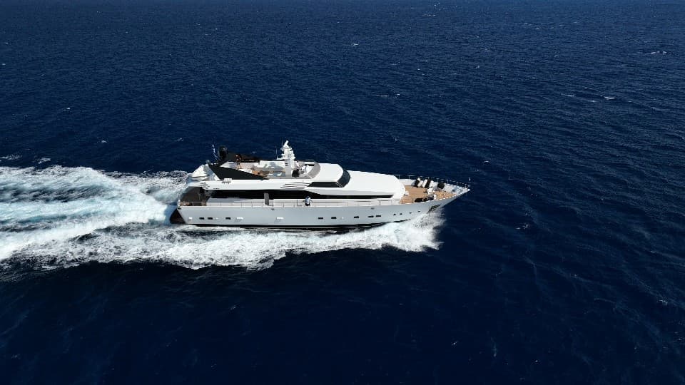 BELLINI - ext running | Drivas Yachts
