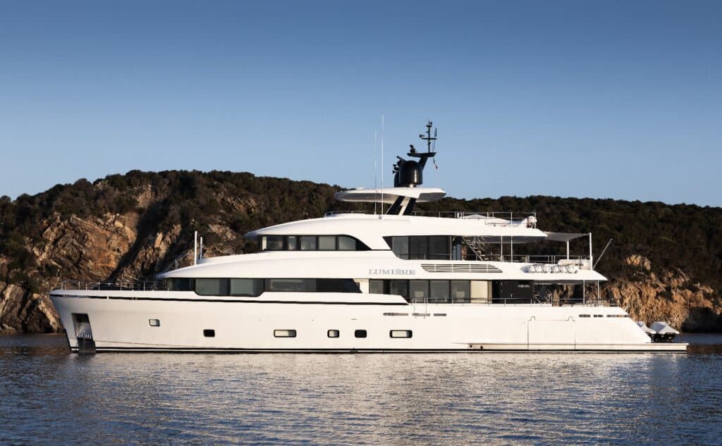LUMIERE - ext | Drivas Yachts