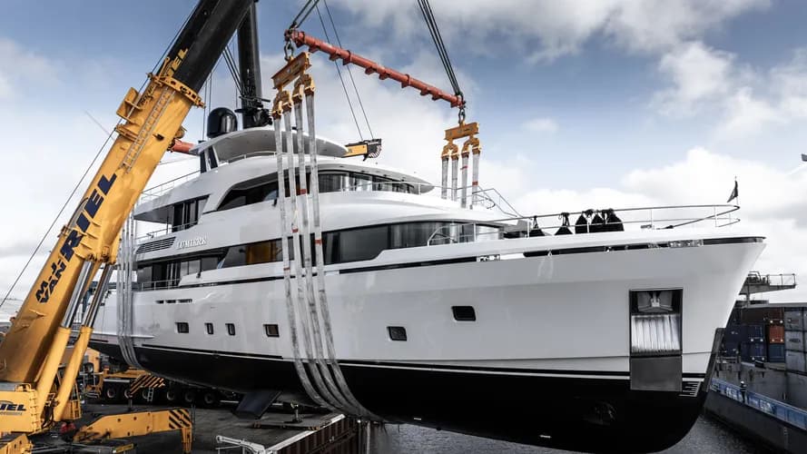 LUMIERE - ext | Drivas Yachts