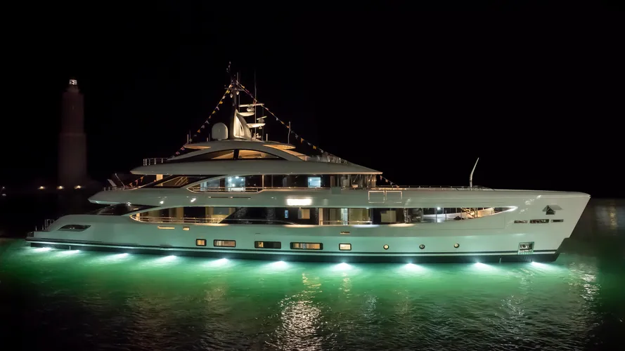 Motor yacht Dyna R 49.9m by Benetti — photo 3