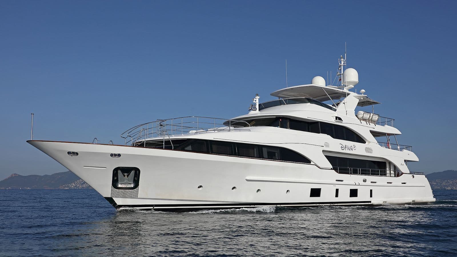 Dyna R - ext stbd | Drivas Yachts