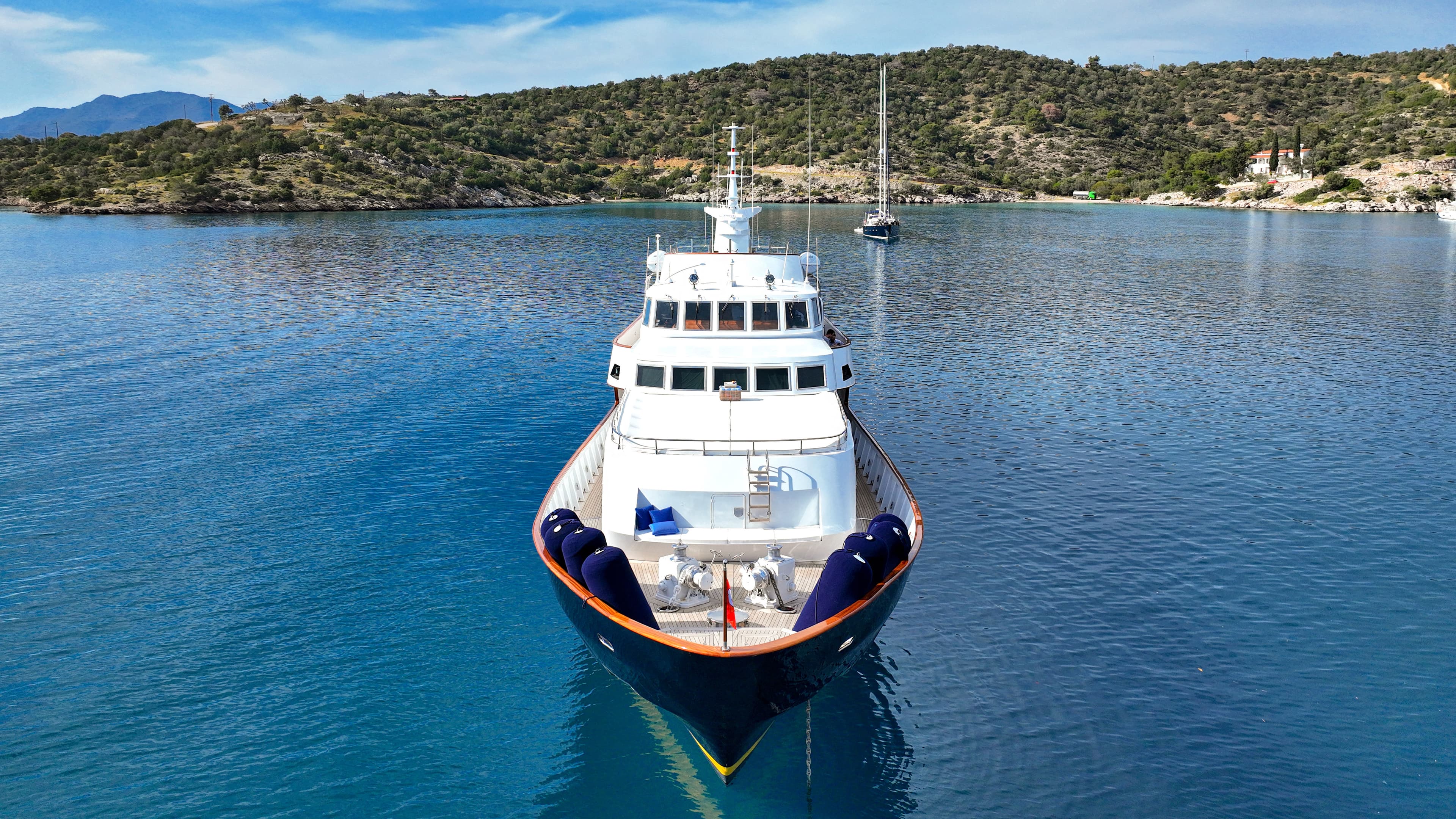 SOMETHING COOL - ext bow | Drivas Yachts