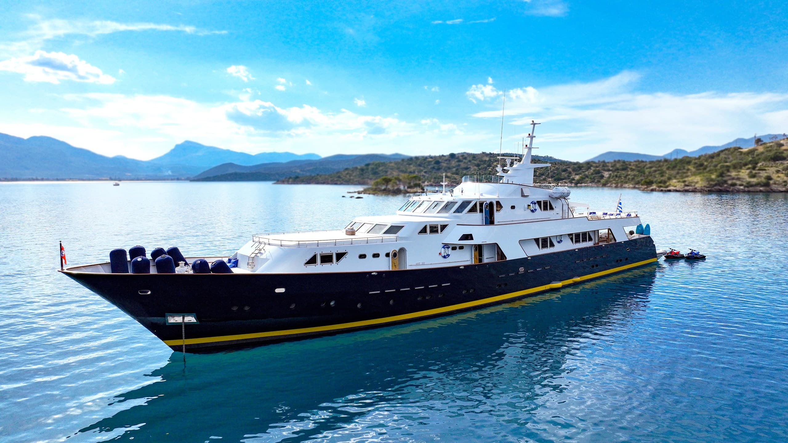 SOMETHING COOL - ext stbd | Drivas Yachts