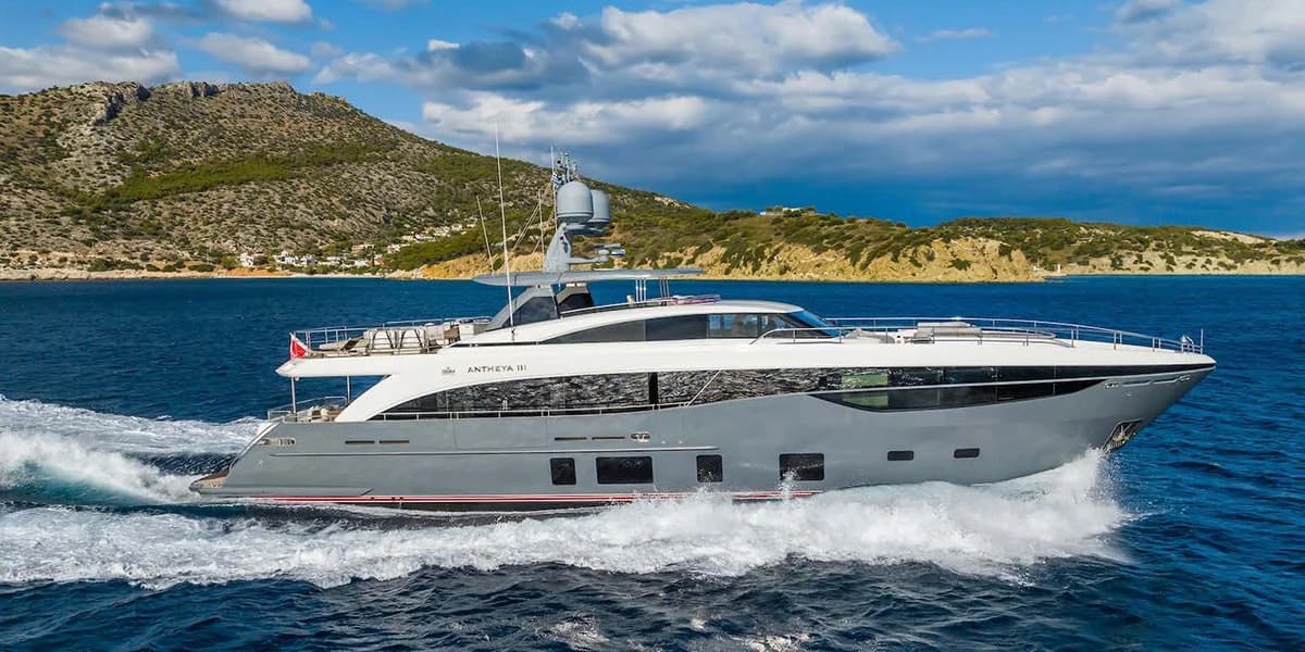 Motor yacht ANTHEYA III 35.1m by Princess — photo 5