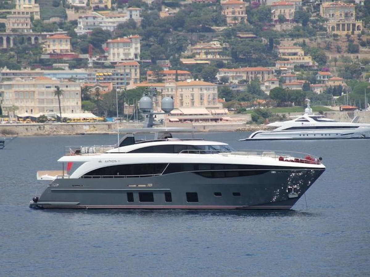 Motor yacht ANTHEYA III 35.1m by Princess — photo 6