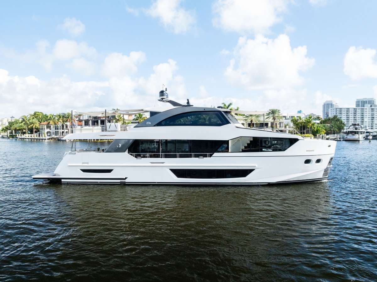 I C - ext | Drivas Yachts