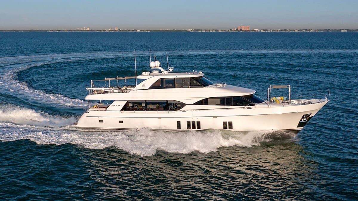 I C - ext running | Drivas Yachts