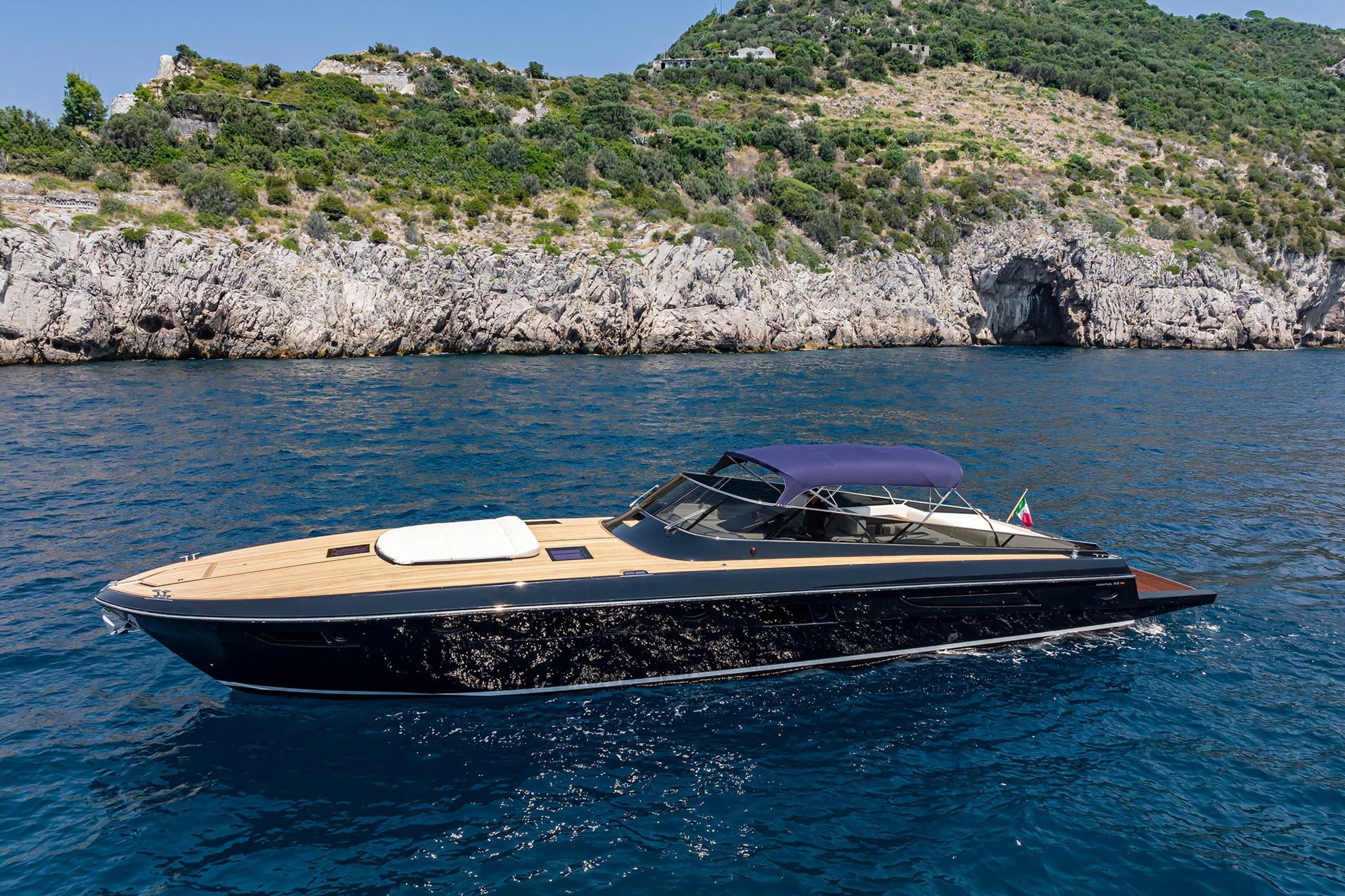 SPECTRE | Drivas Yachts