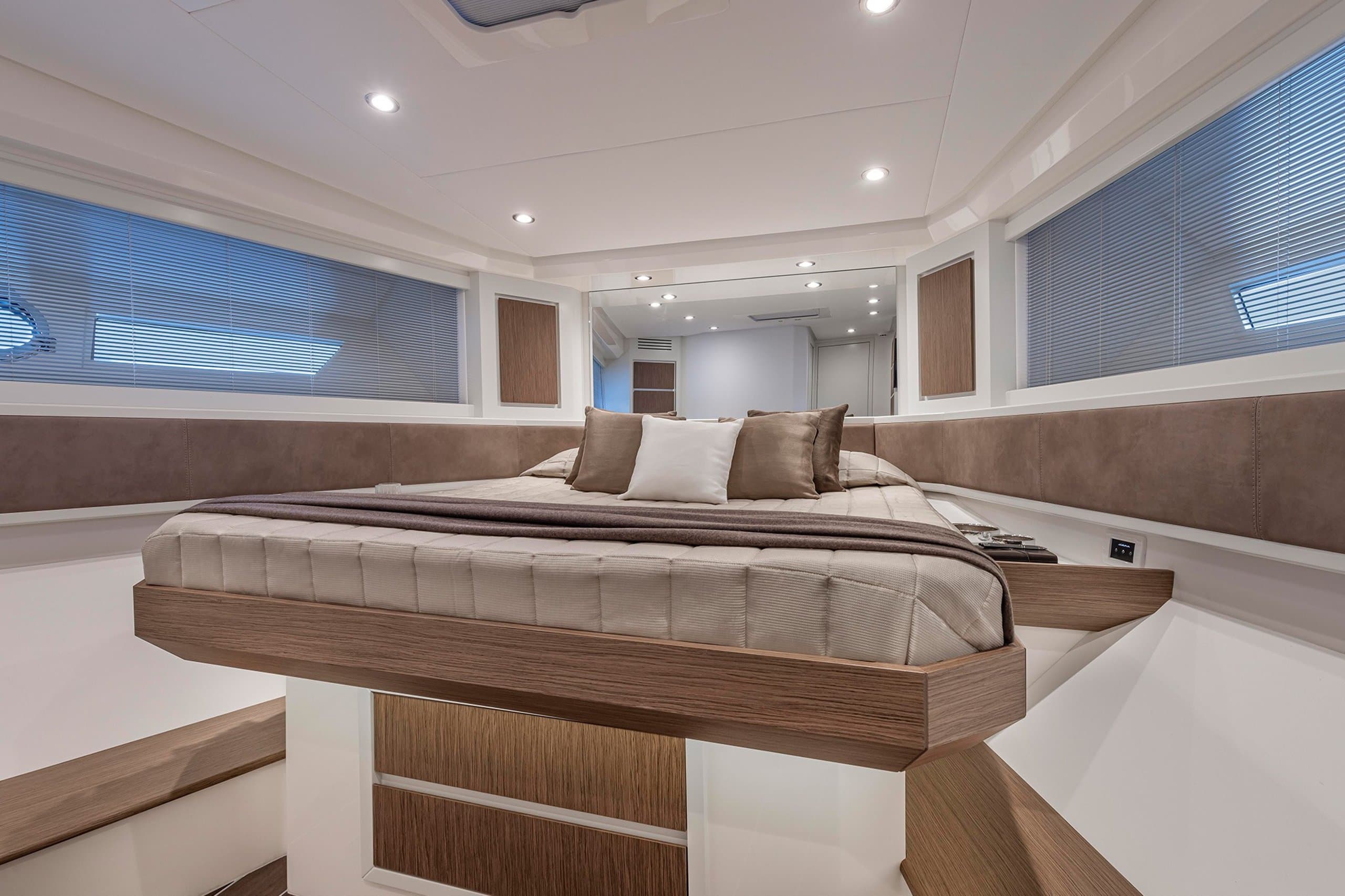 SPECTRE | Drivas Yachts