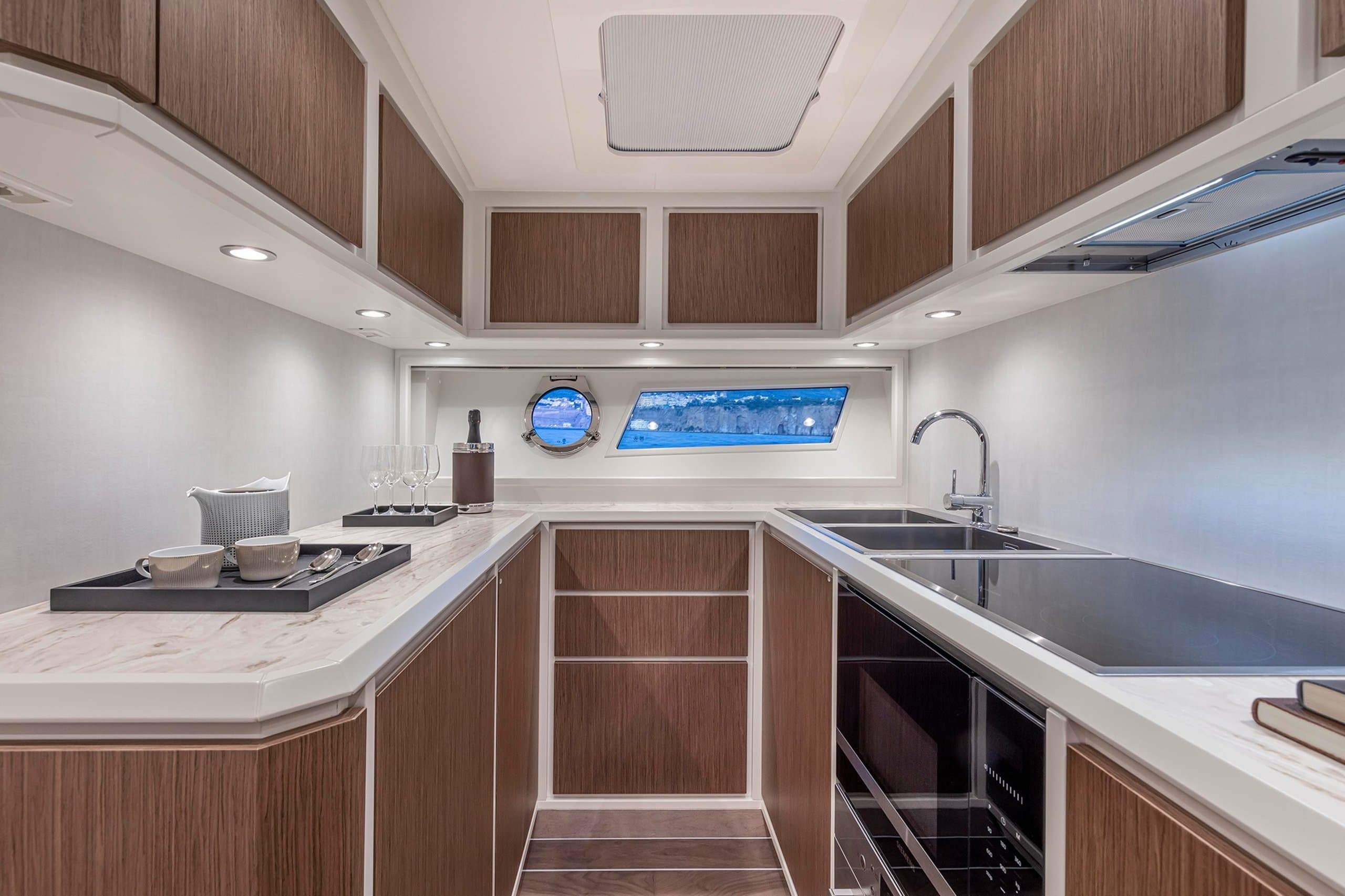 SPECTRE | Drivas Yachts