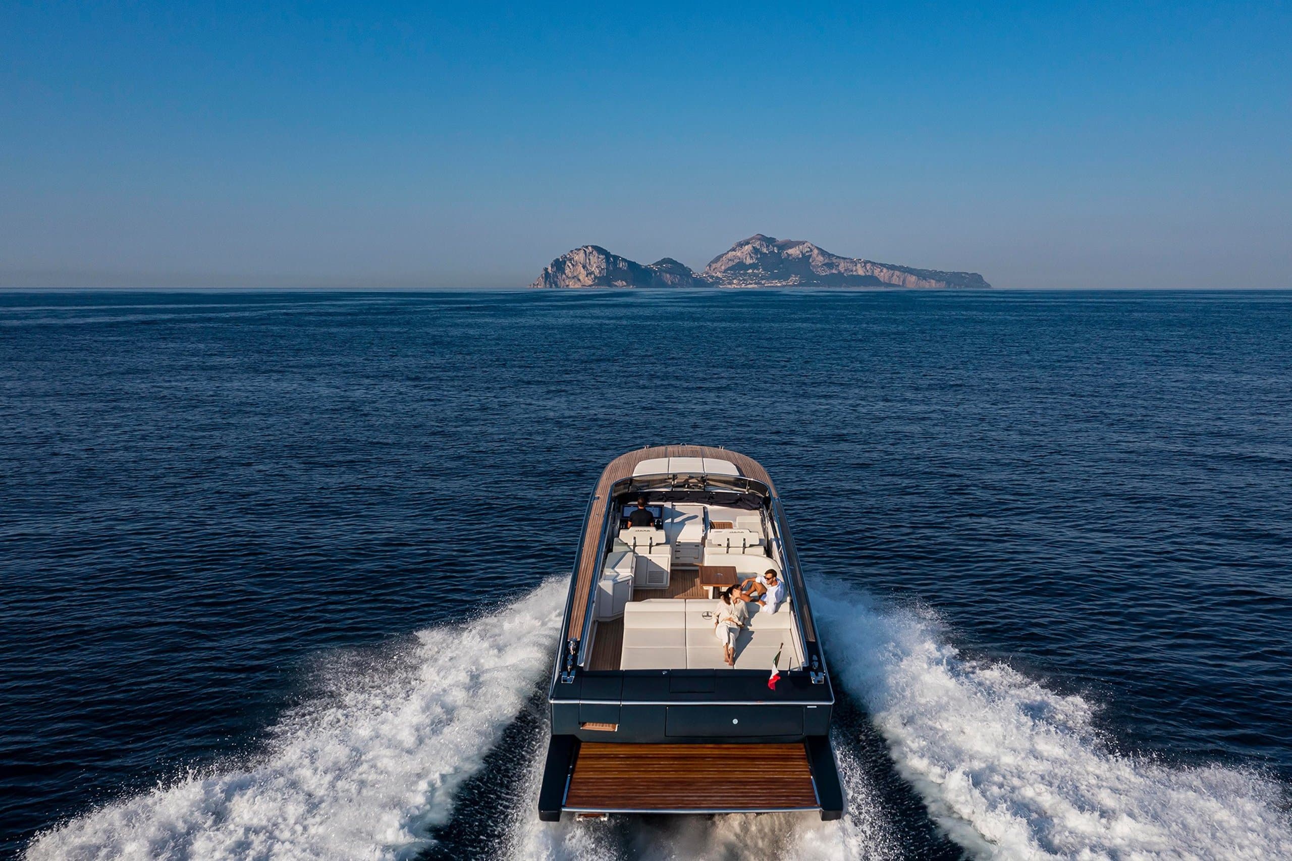 SPECTRE | Drivas Yachts