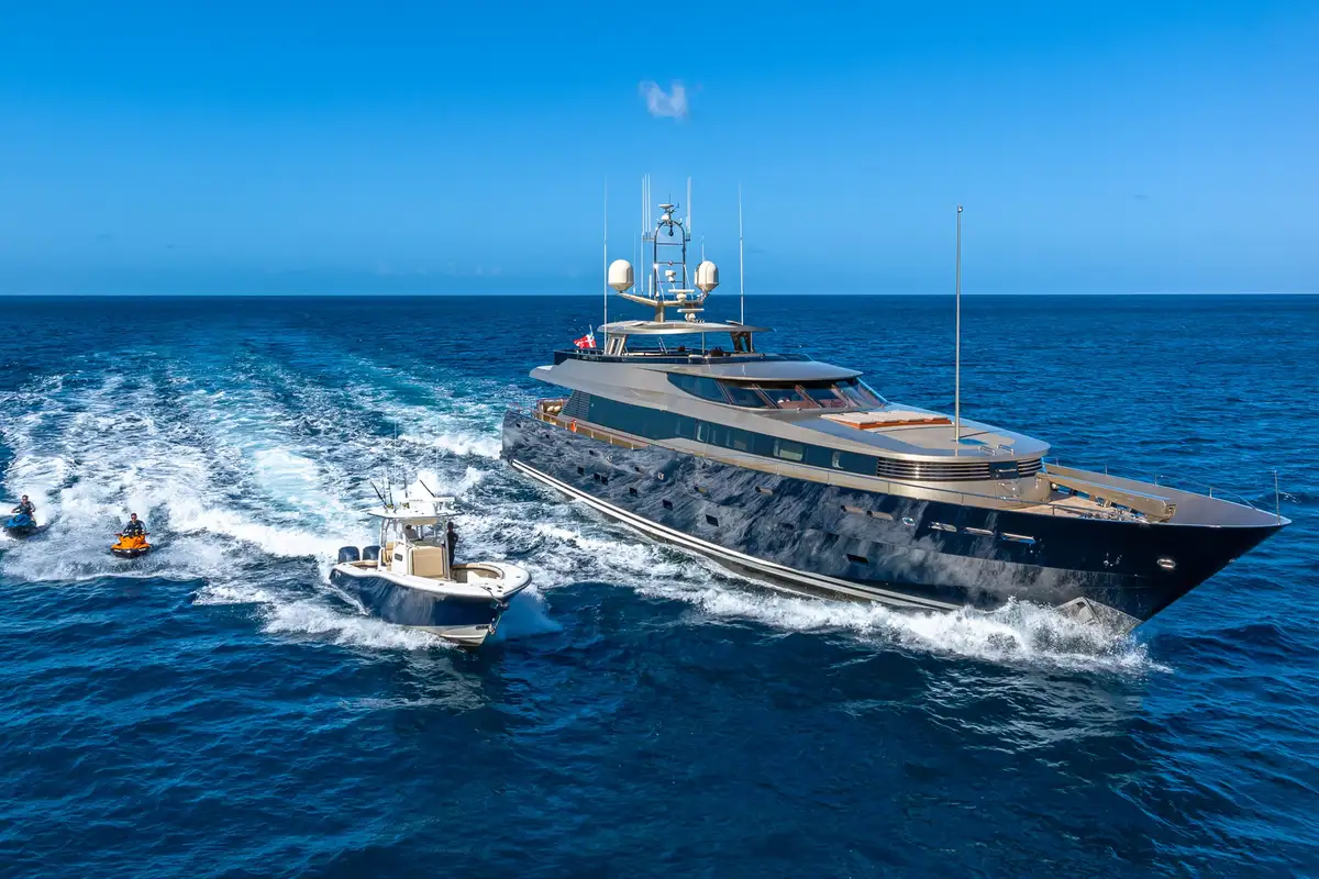 VESPER - ext running | Drivas Yachts