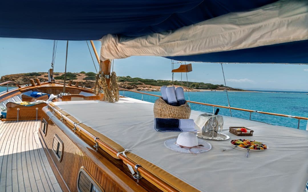 STAVROS - deck fore | Drivas Yachts