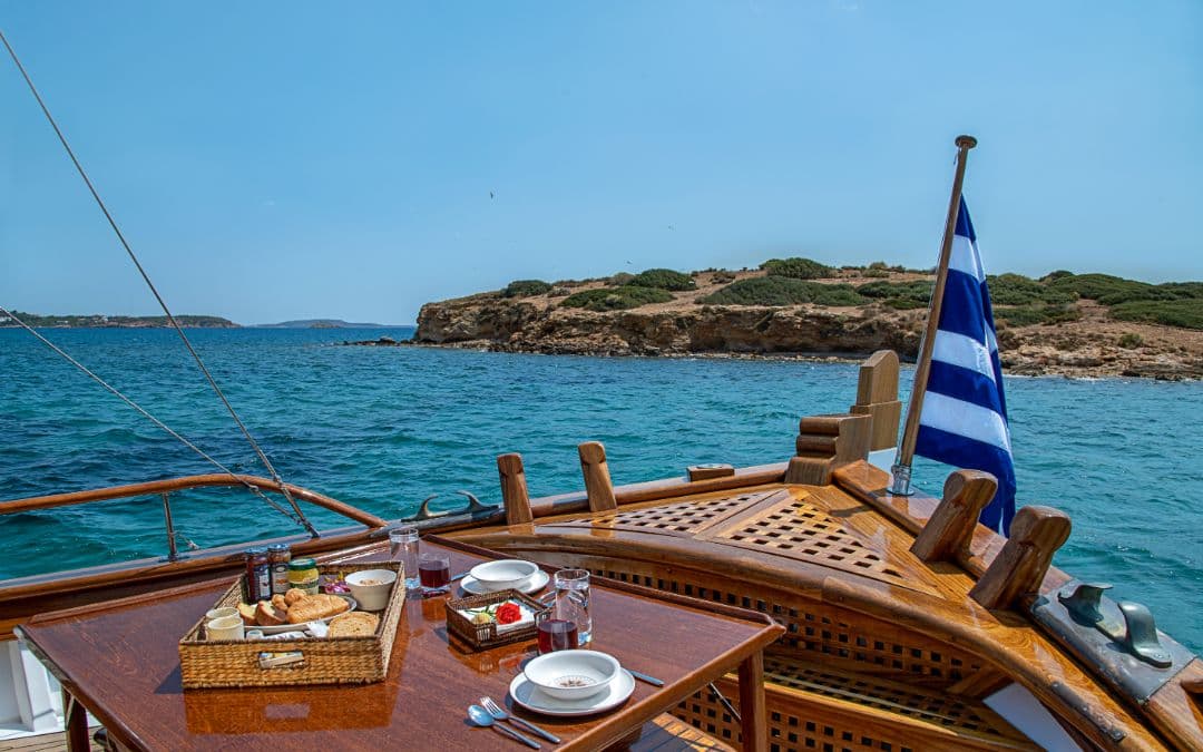 STAVROS - deck fore | Drivas Yachts
