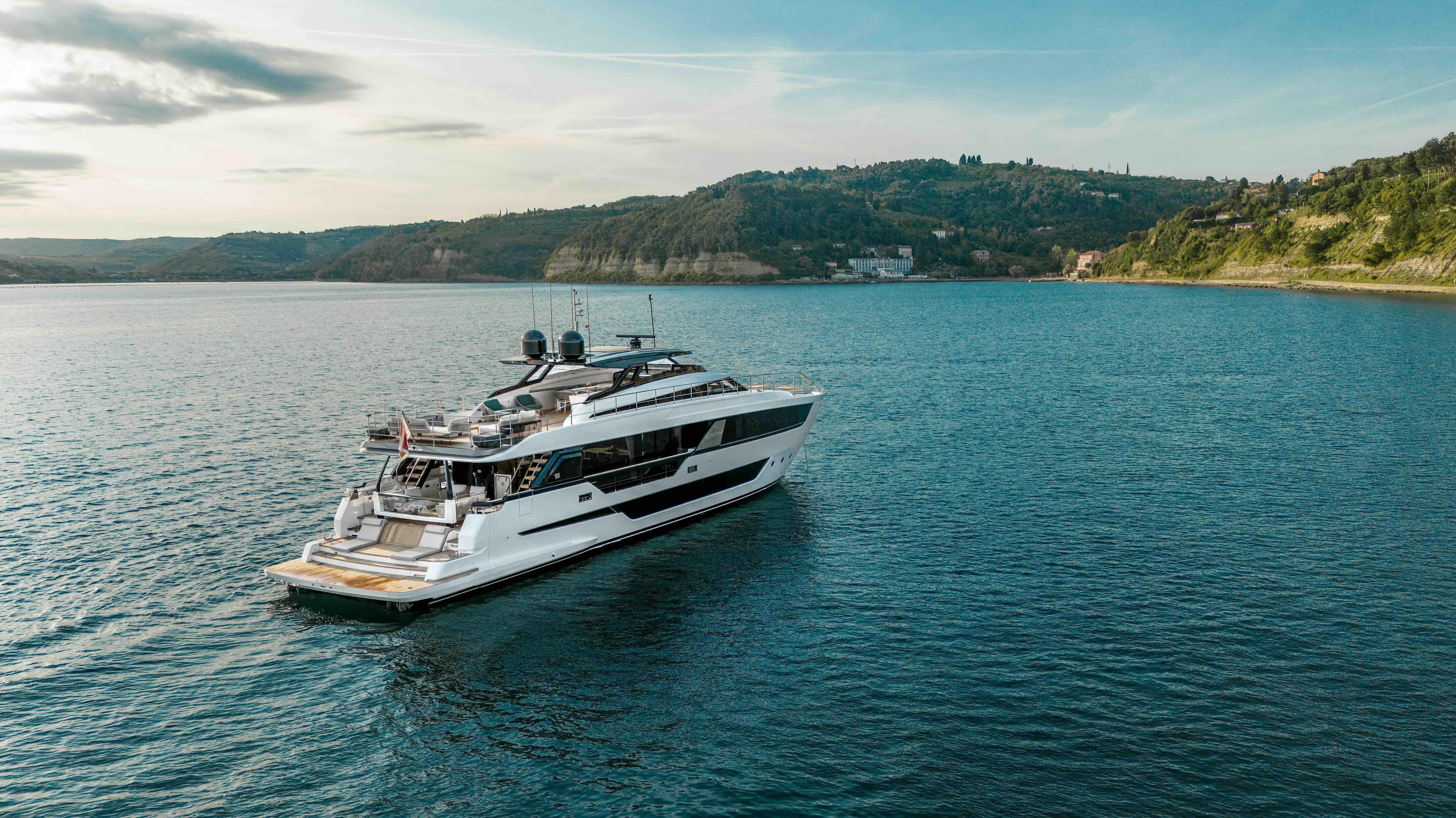 FLOW - aerial | Drivas Yachts