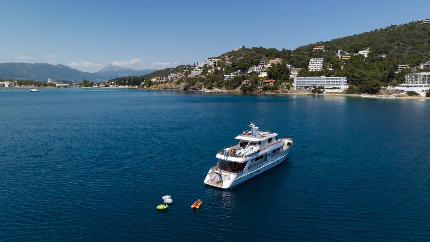 Elena Exterior 9