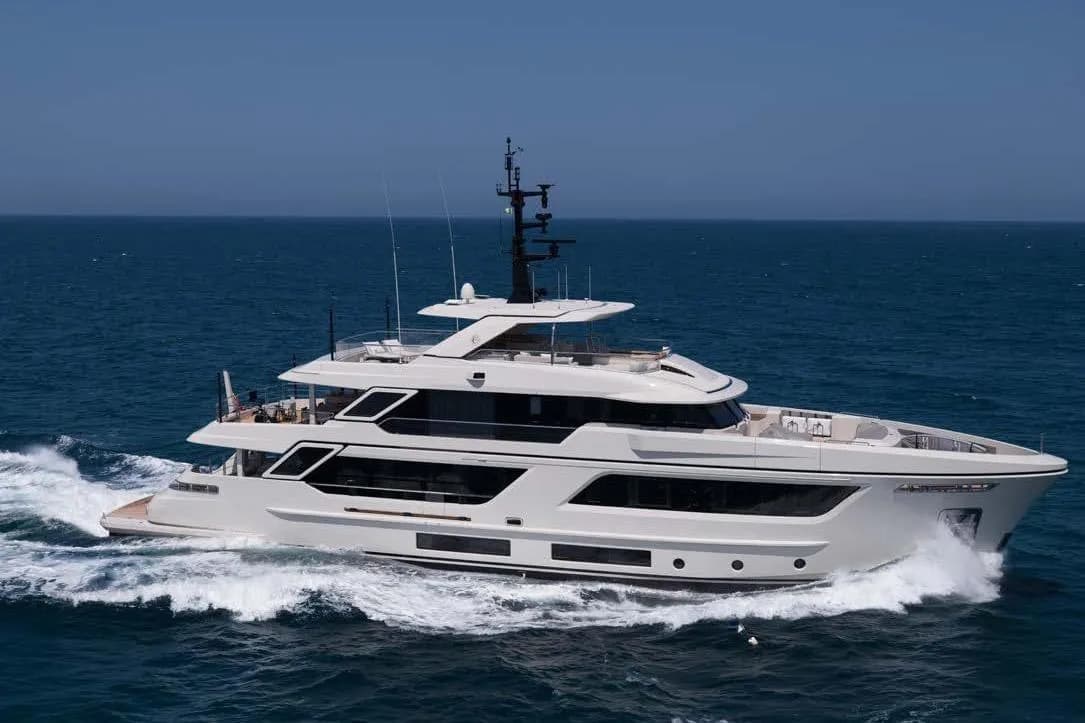 Stellamar - ext running | Drivas Yachts