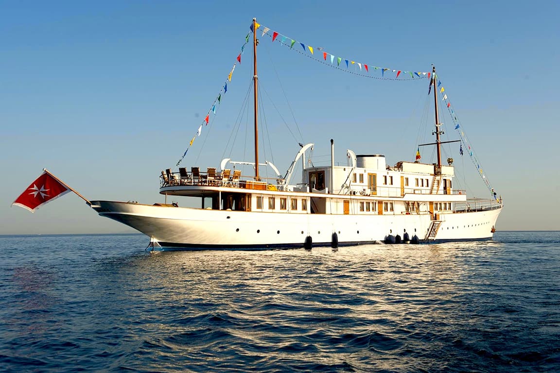 HERCULE POIROT - ext | Drivas Yachts