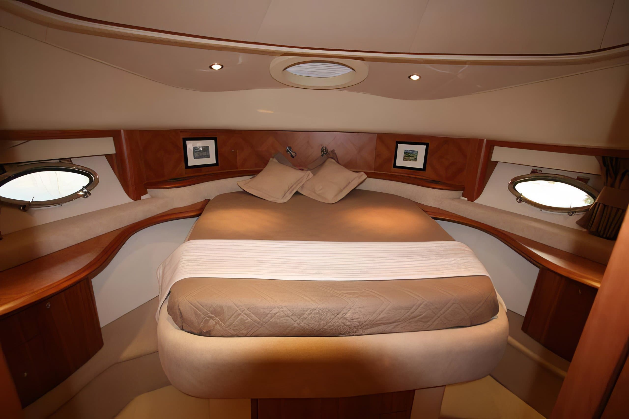 PRAXIS 4 | Drivas Yachts