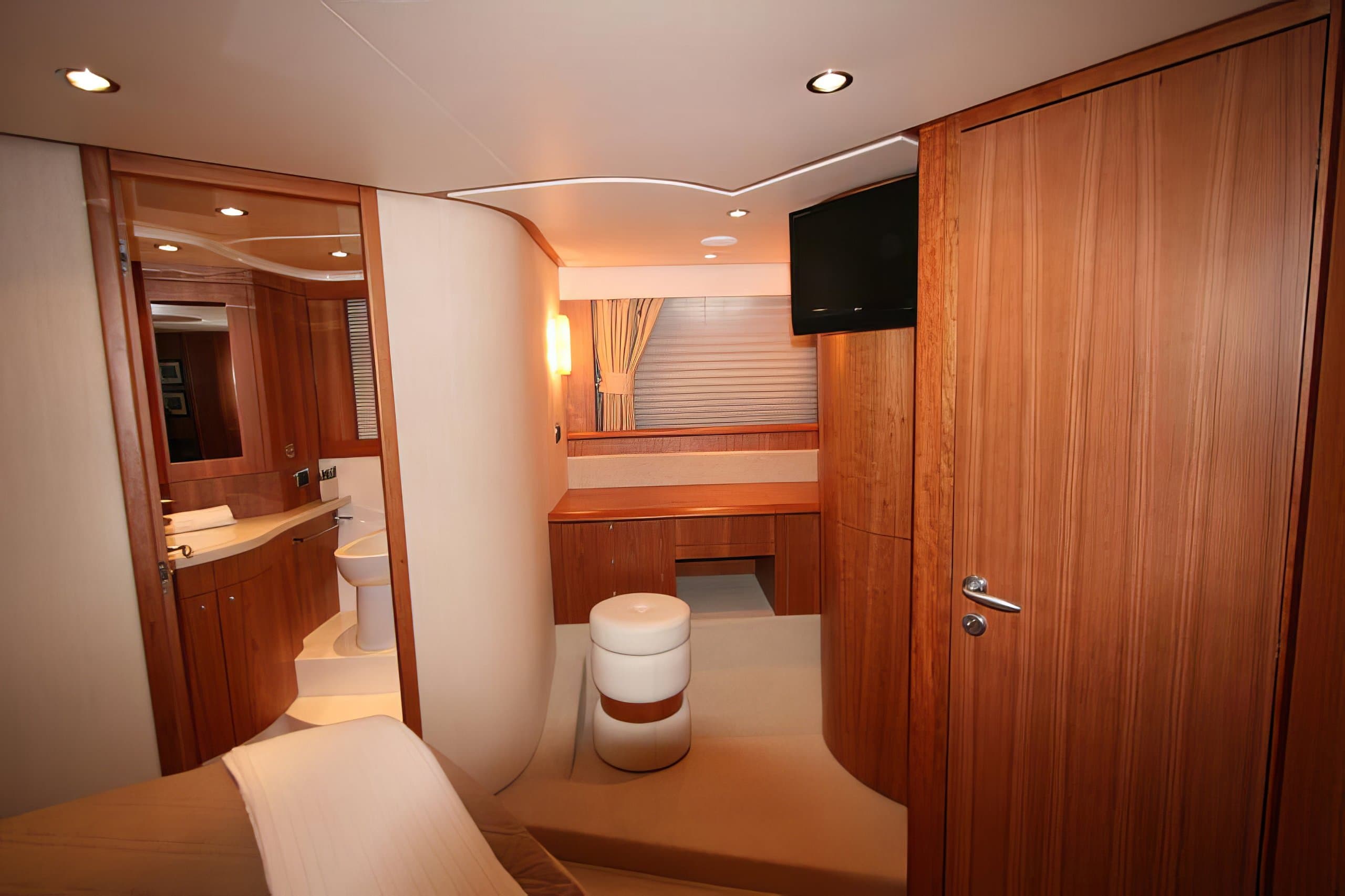 PRAXIS 4 | Drivas Yachts