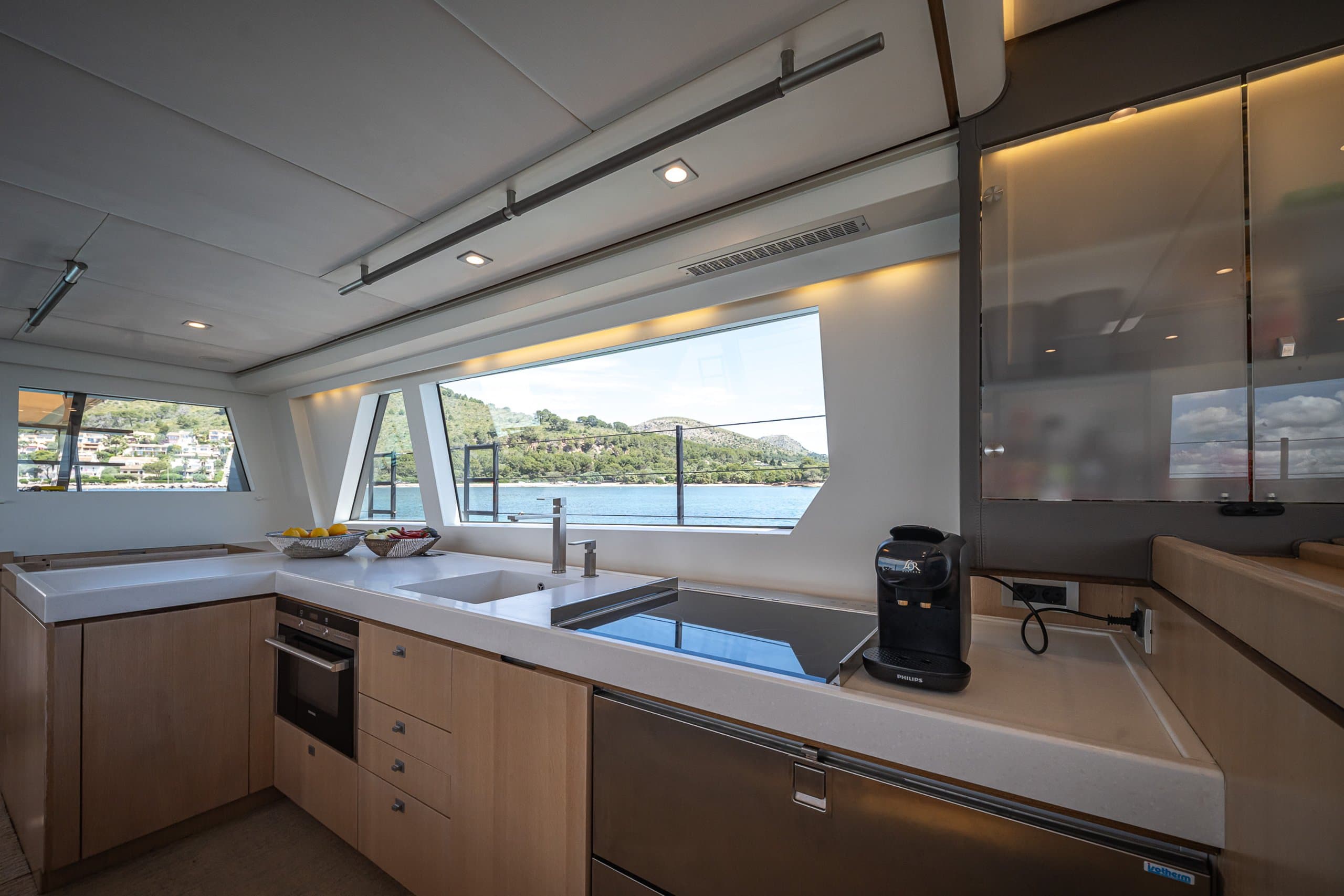 ZEE DRAAK | Drivas Yachts