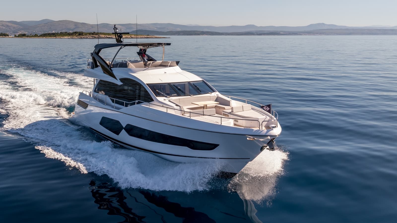 ASCEND - ext running | Drivas Yachts
