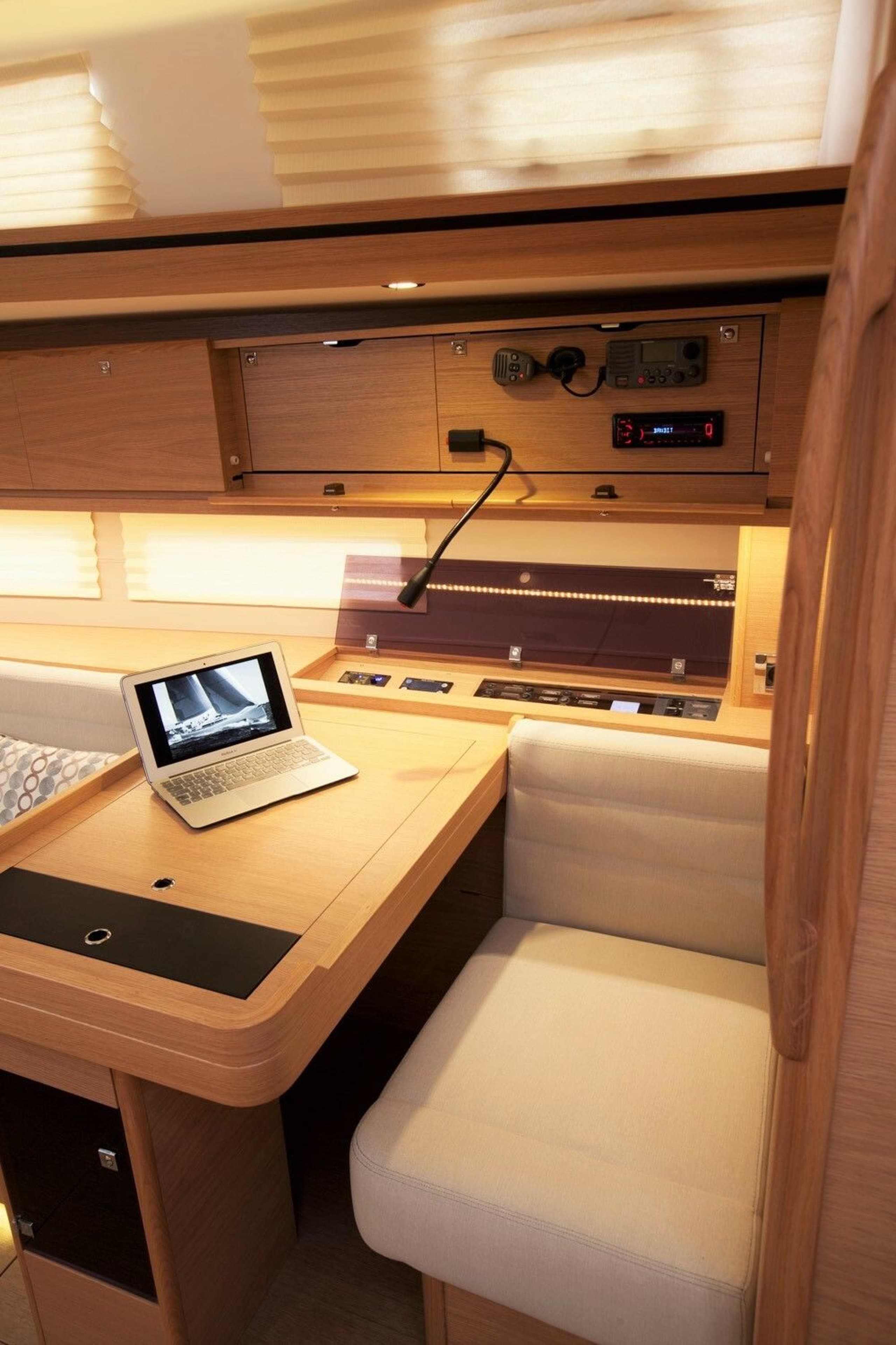 DRUNKEN SAILOR | Drivas Yachts