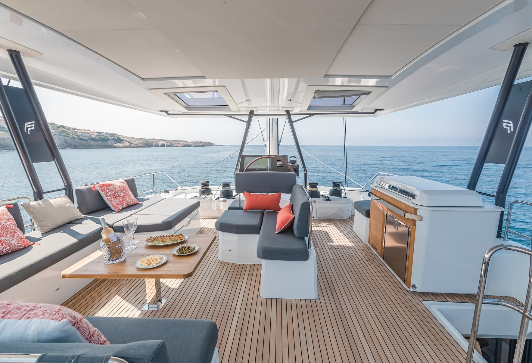 ALLURE 59 — interior