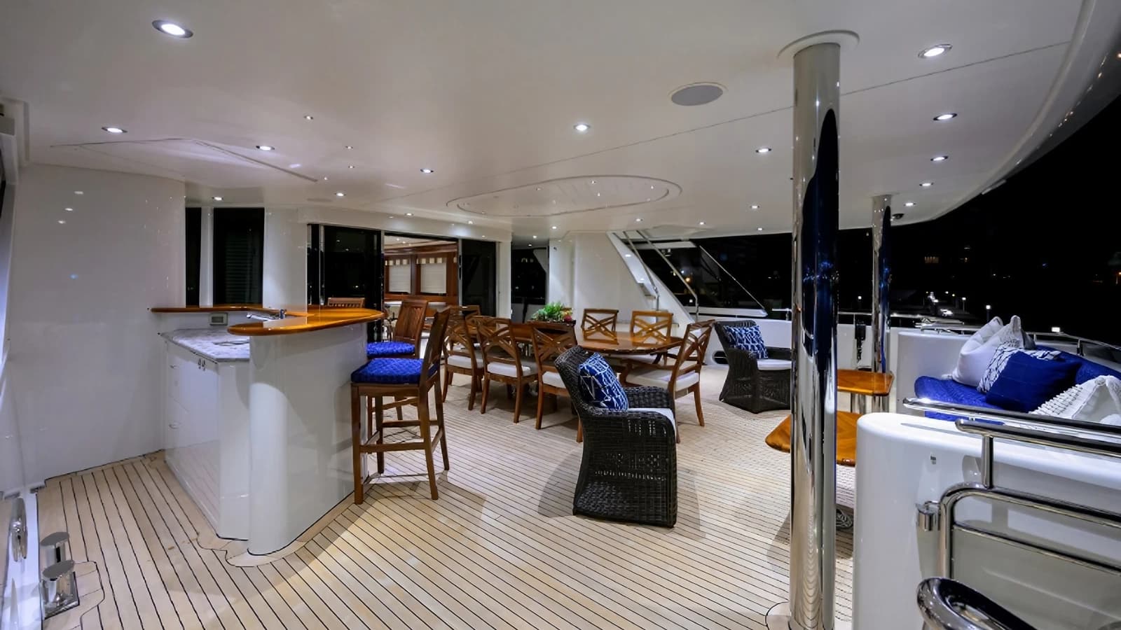BELLA VITA - saloon | Drivas Yachts