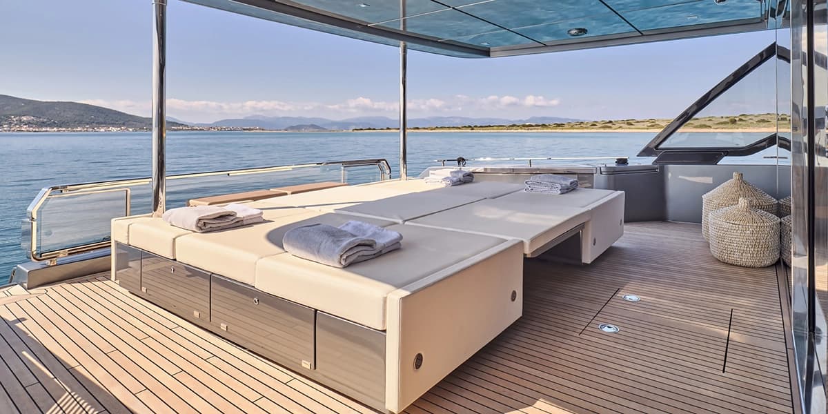 MENANGIO X - deck aft | Drivas Yachts