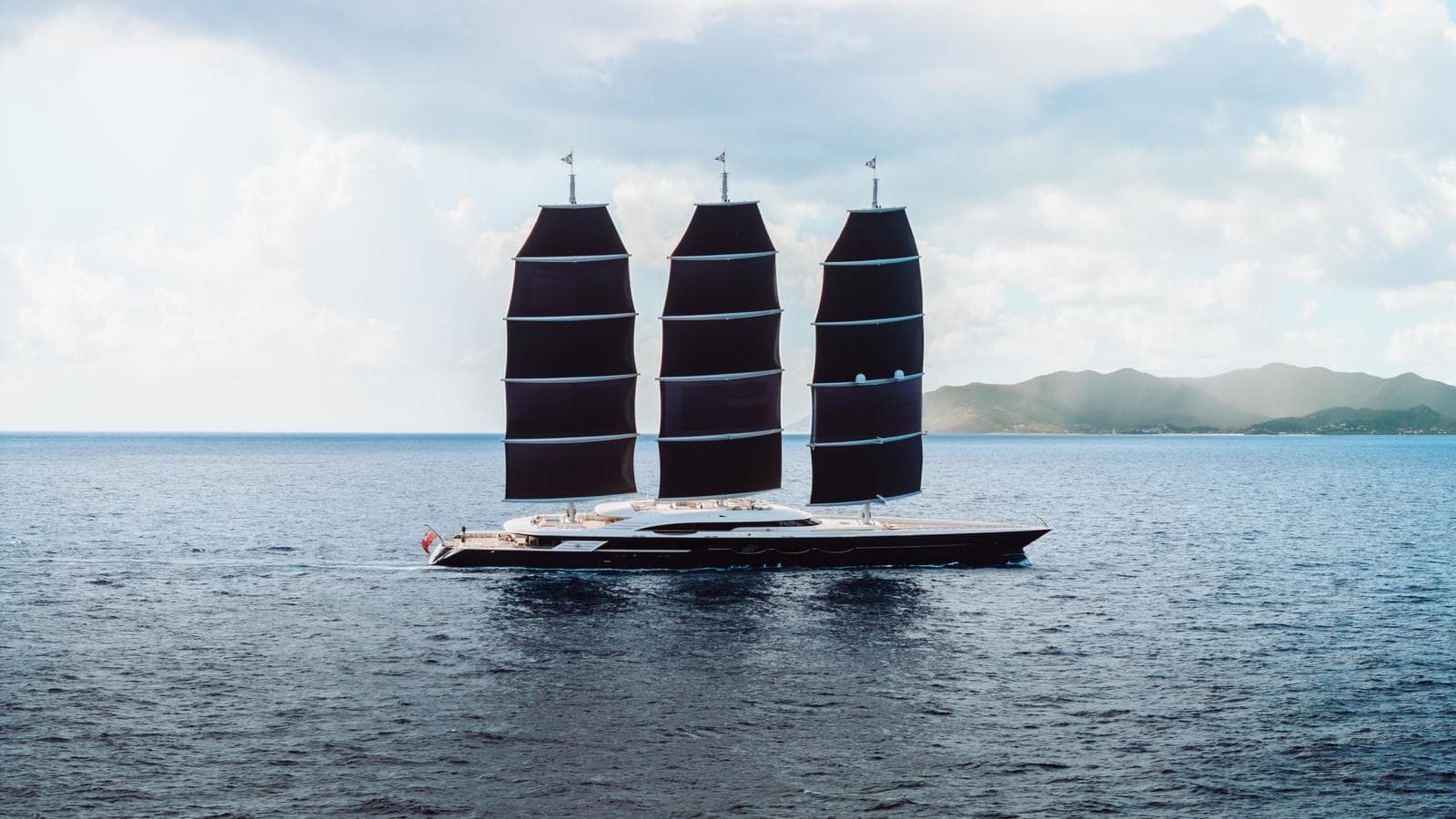 BLACK PEARL - ext running | Drivas Yachts