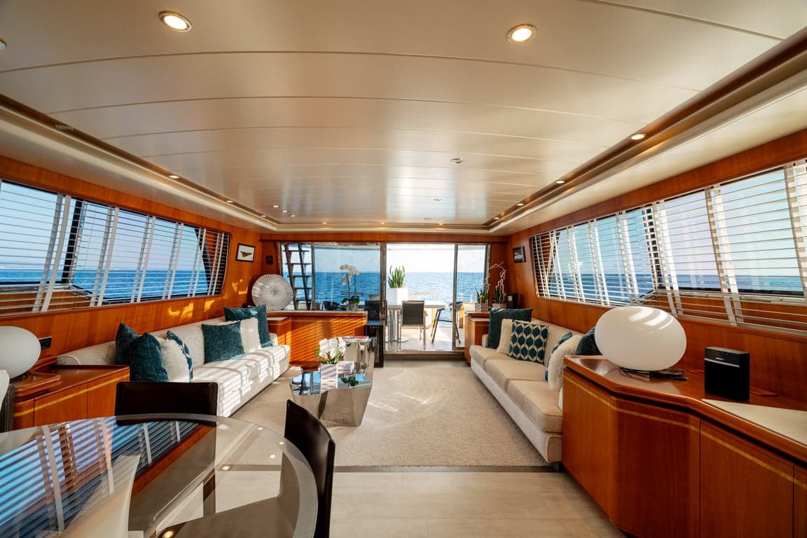 WHITEHAVEN - saloon upper | Drivas Yachts