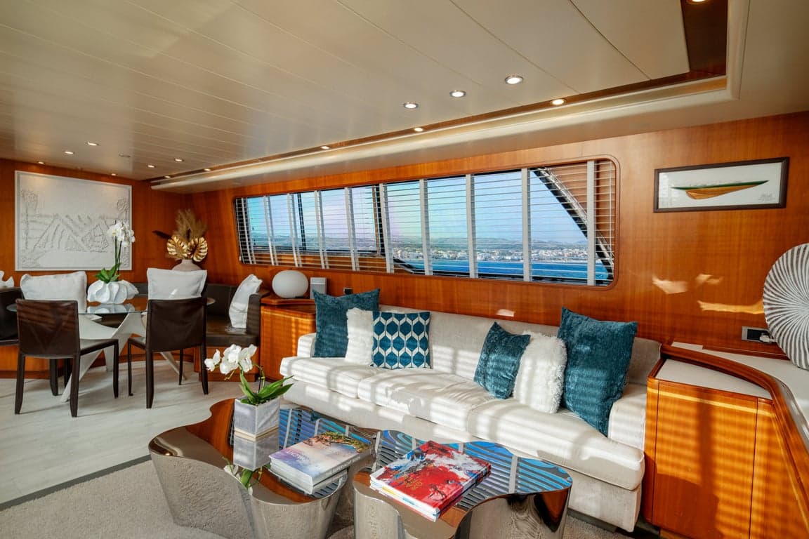 WHITEHAVEN - saloon upper | Drivas Yachts