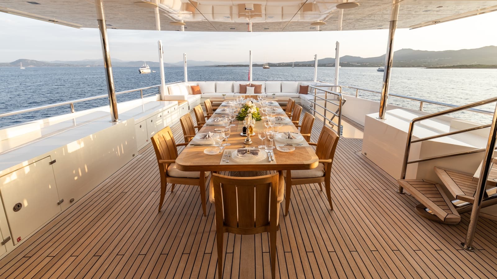 REBELS - deck aft | Drivas Yachts
