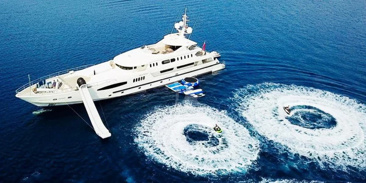 QUEEN MARE - aerial | Drivas Yachts
