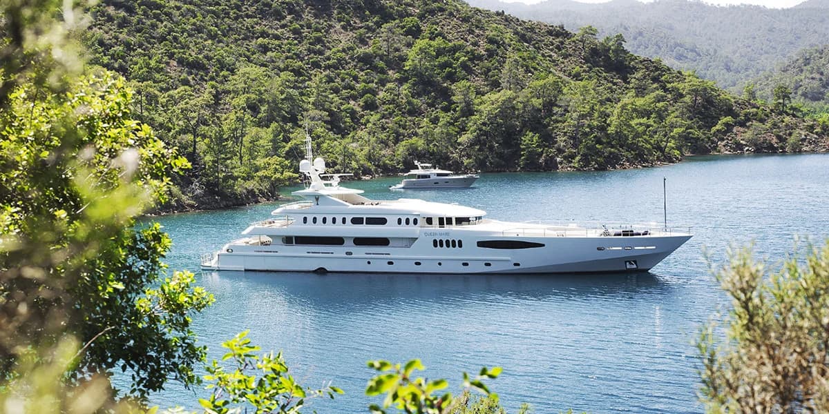 QUEEN MARE - ext | Drivas Yachts