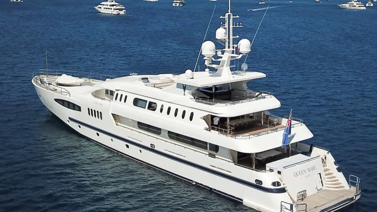 QUEEN MARE - ext port | Drivas Yachts
