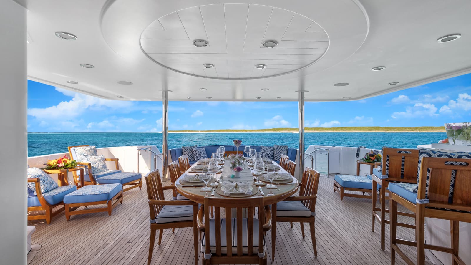YOLO - deck aft | Drivas Yachts
