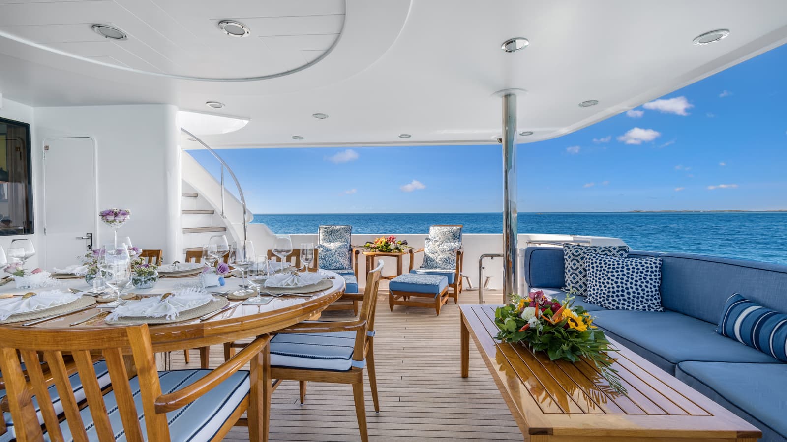 YOLO - deck aft | Drivas Yachts