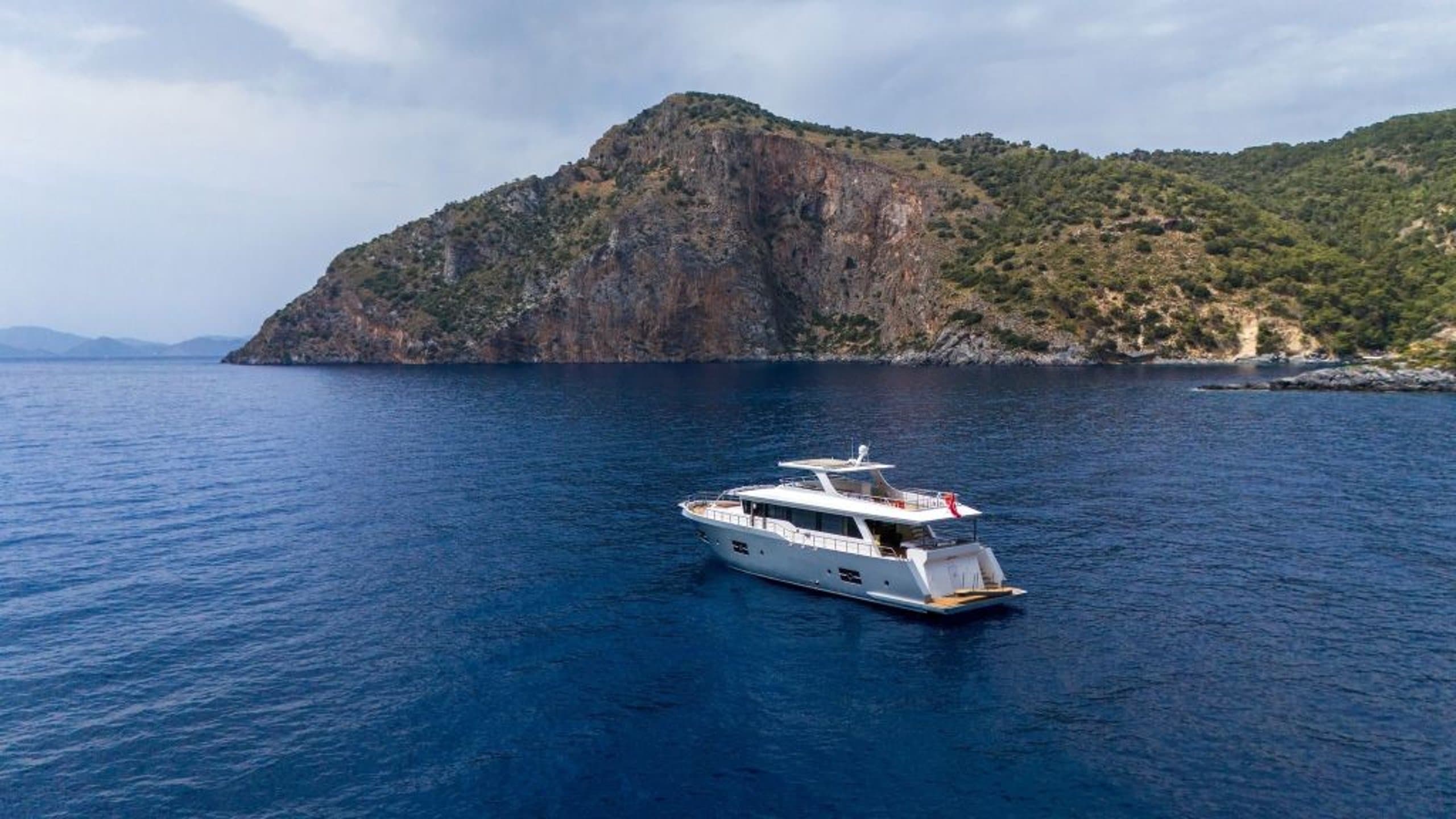 LAVIN | Drivas Yachts