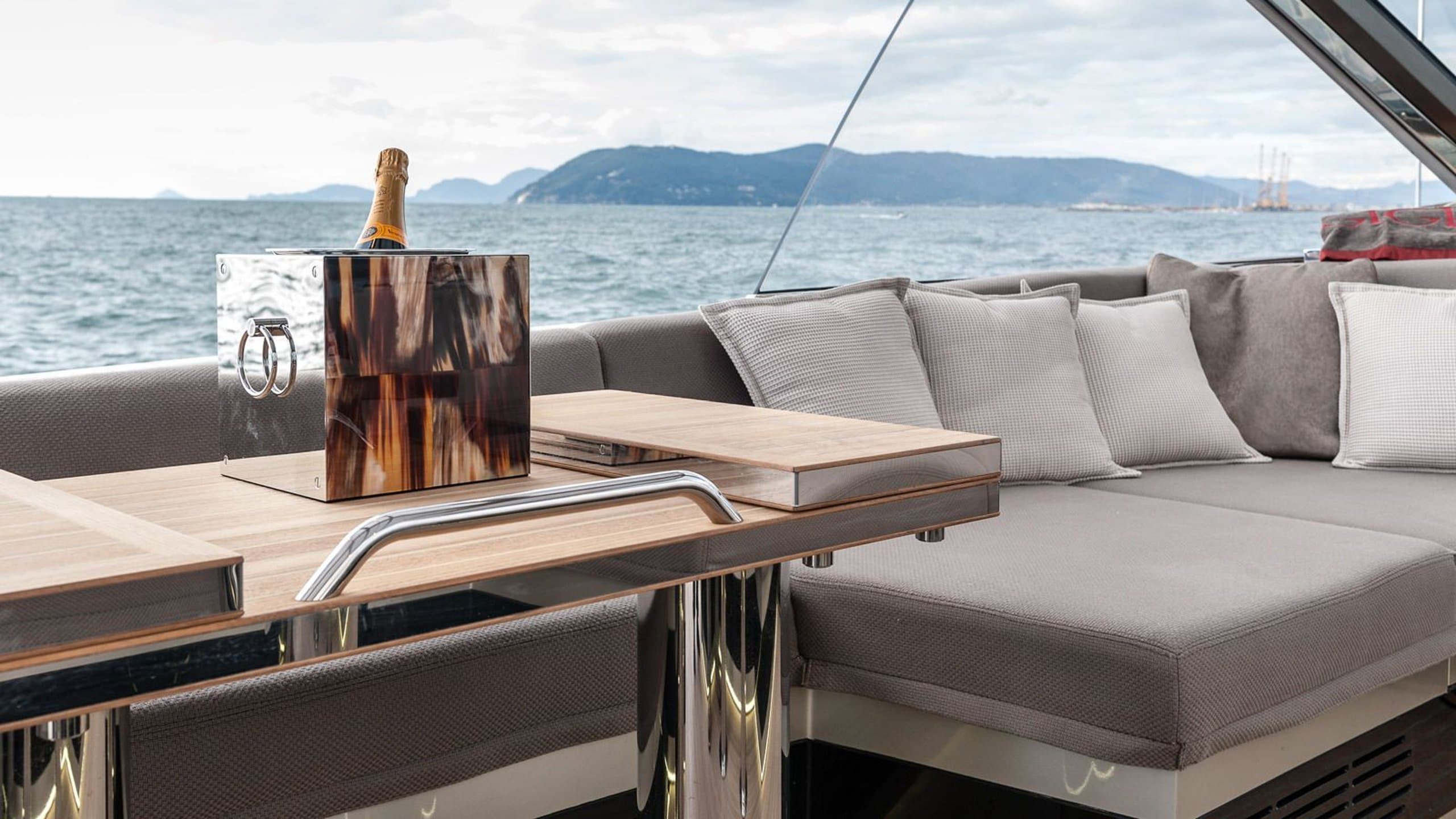GIGRECA | Drivas Yachts