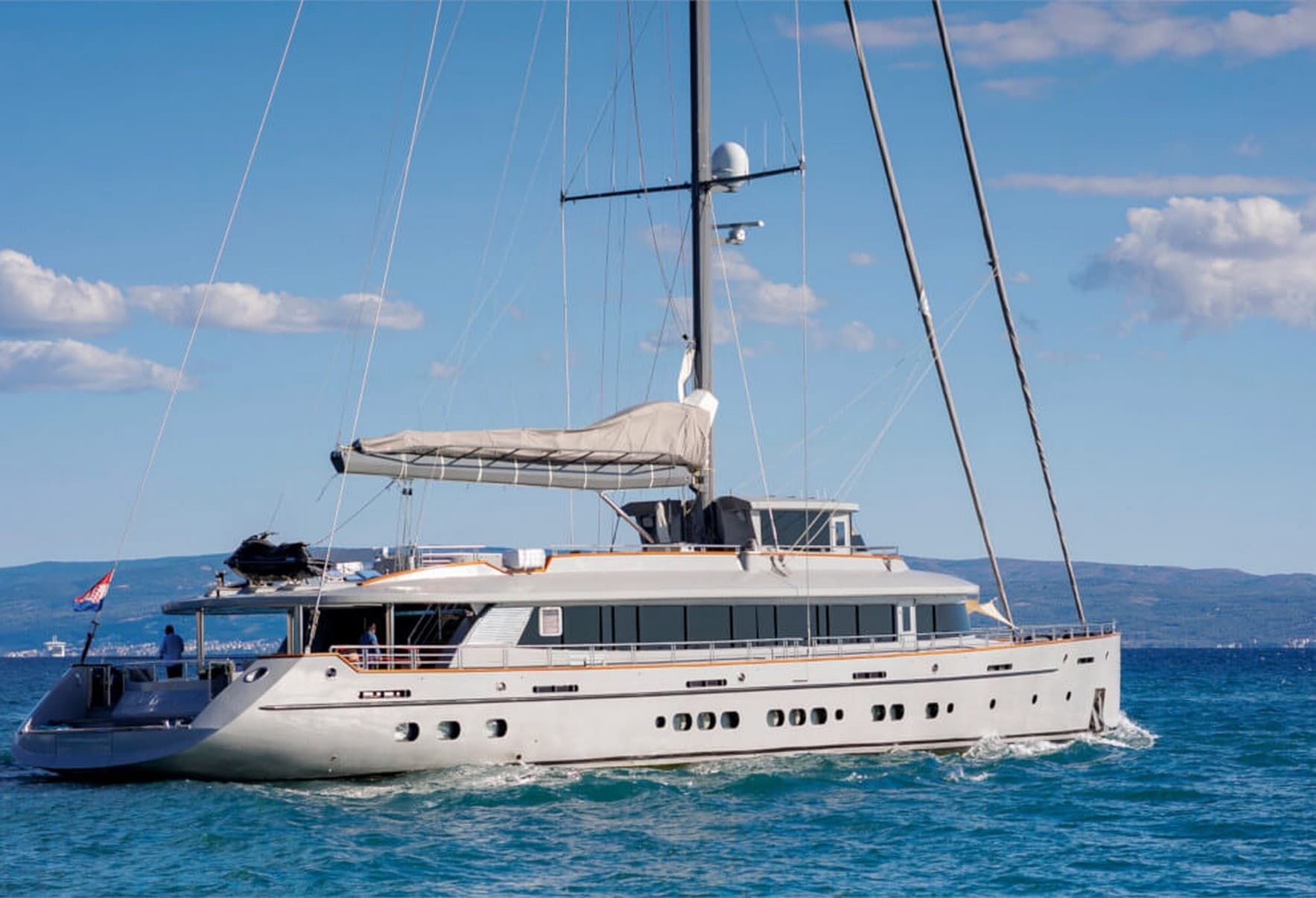 Life is Good - ext stbd | Drivas Yachts