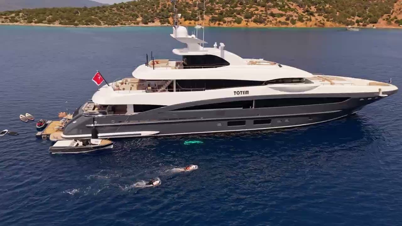 TOTEM - ext | Drivas Yachts