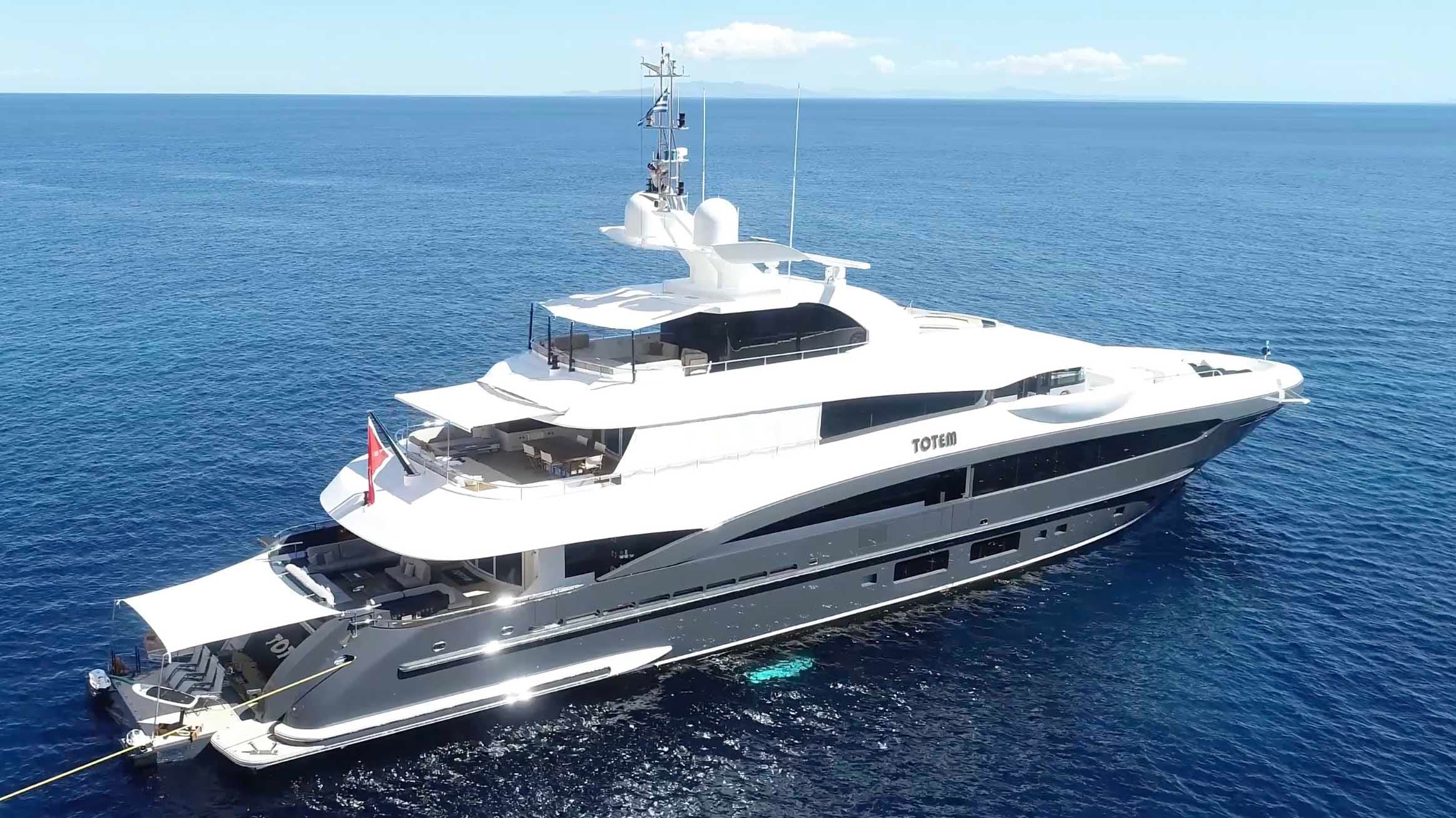 TOTEM - ext | Drivas Yachts