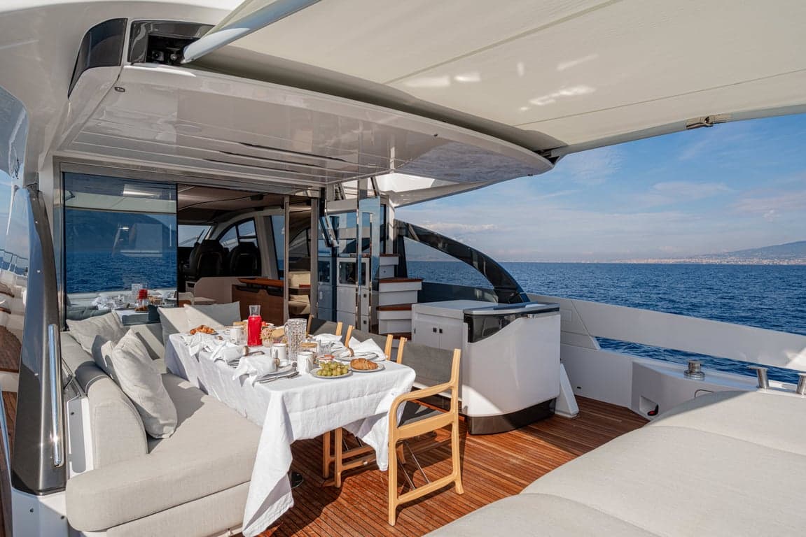 ALE II - dining ext | Drivas Yachts