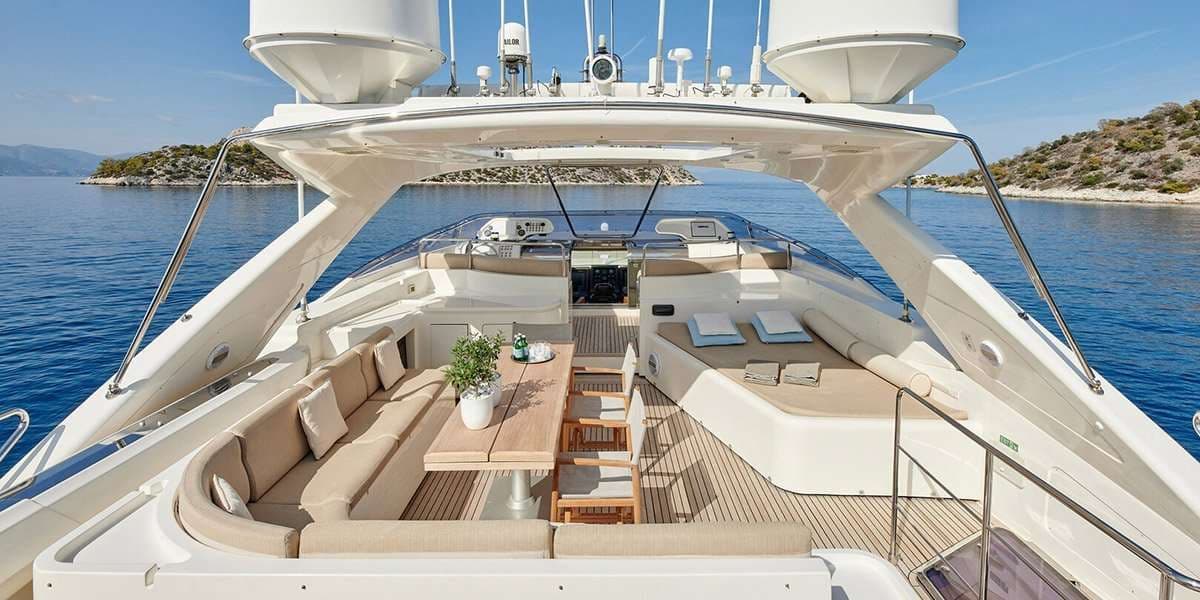PAREAKKI - deck fly | Drivas Yachts