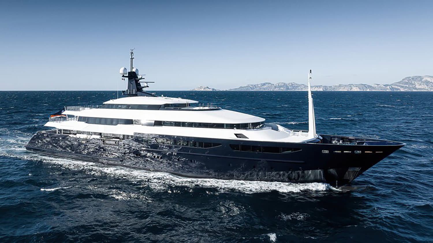 ARBEMA - ext running | Drivas Yachts
