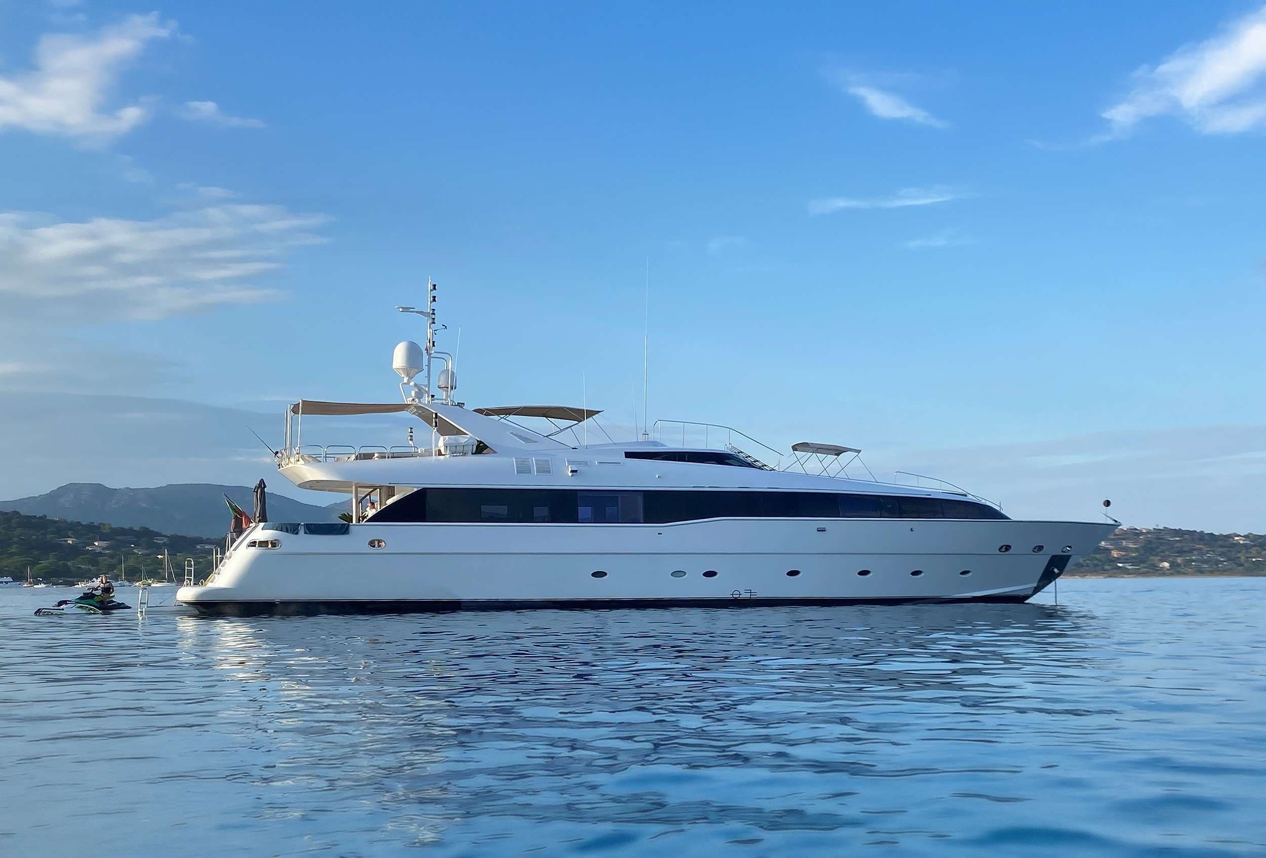 BROOKLYN - ext stbd | Drivas Yachts