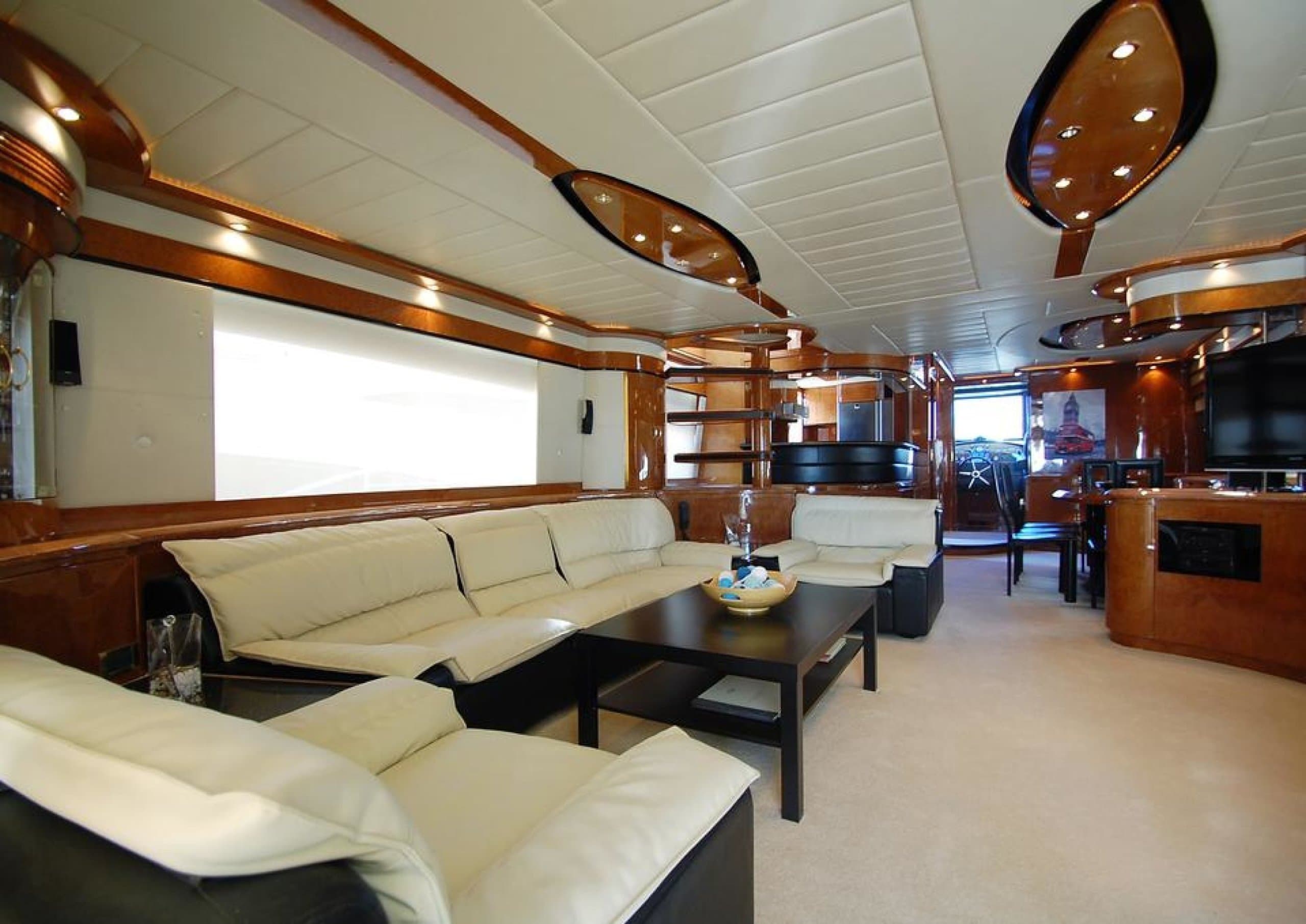 LEIGH | Drivas Yachts